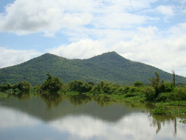 attraction-Phnom Neang Kang Rey 1.jpg